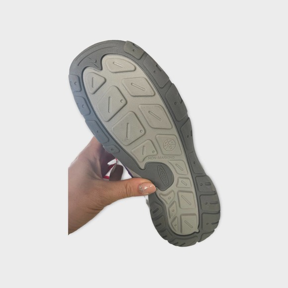 Keen Knotch Hollow Sneaker SIze 6 youth - Picture 6 of 9